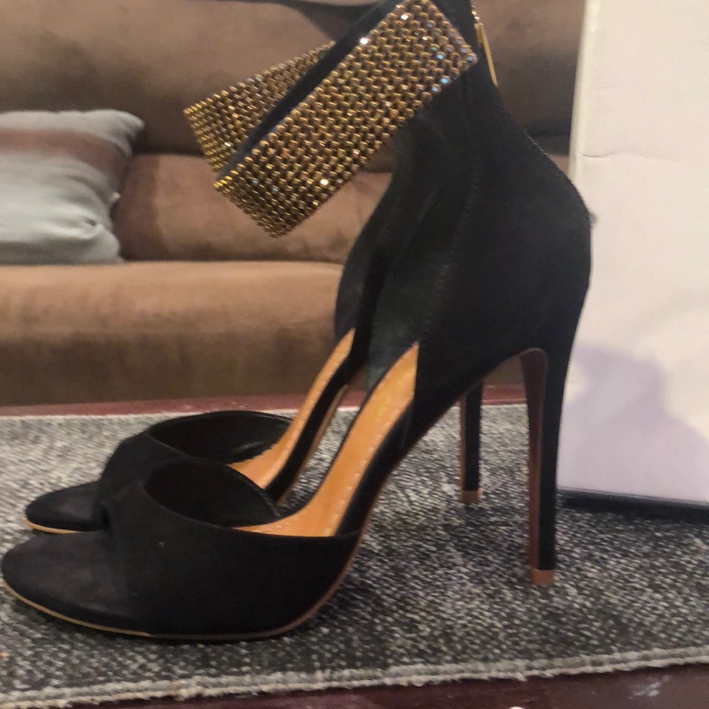 Sexy, classy dress pumps